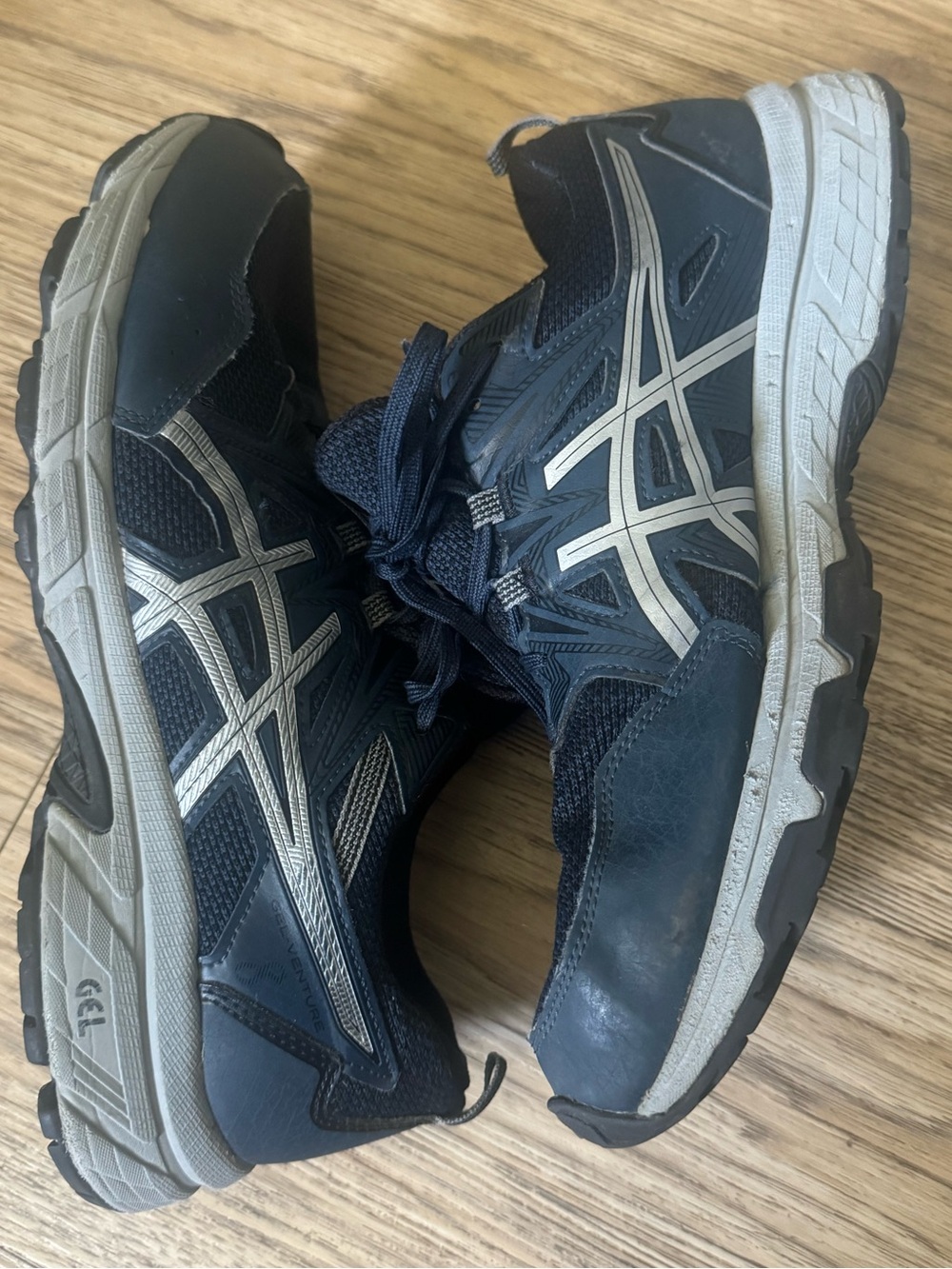 Pre Owned ASICS Navy Men's Gel Venture Athletic Running Shoes - size 10